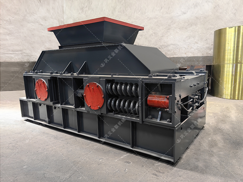 如何選擇青石制砂設備，時產50噸對輥制砂機多少錢一臺？