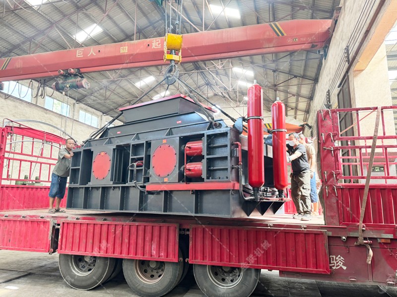 石料廠破碎機(jī)-砂石料生產(chǎn)設(shè)備-石料粉碎機(jī)器價(jià)格 石料廠破碎機(jī)-砂石料生產(chǎn)設(shè)備-石料粉碎機(jī)器價(jià)格