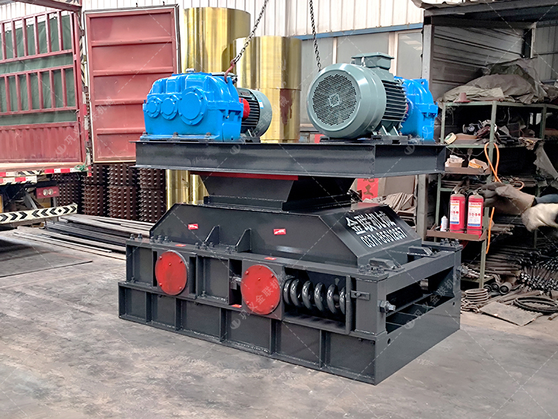 為什么越來越多的工程選擇雙齒輥破碎機(jī)處理水泥路面？